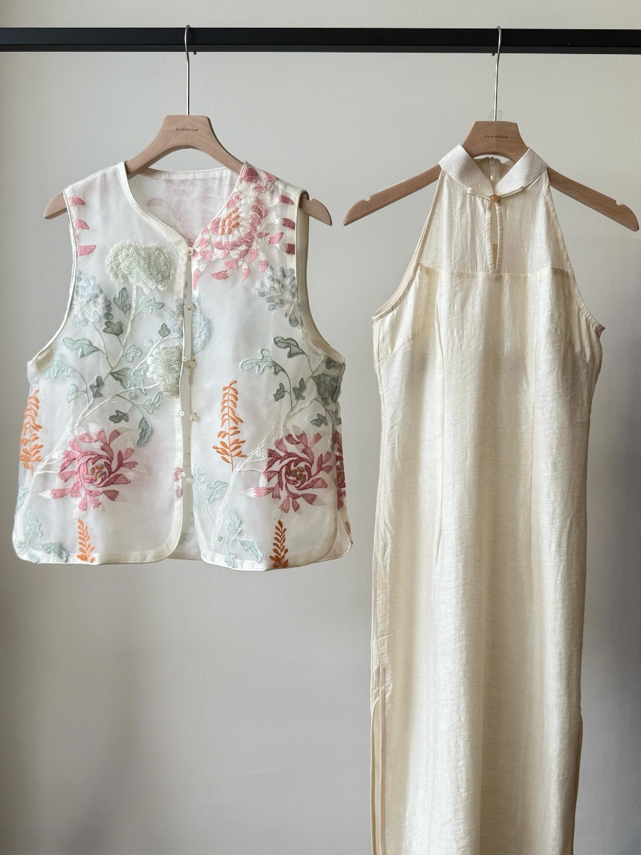Li Qi Floral Embroided Oriental Vest