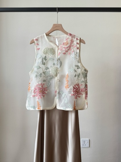 Li Ren Floral Embroided Oriental Vest