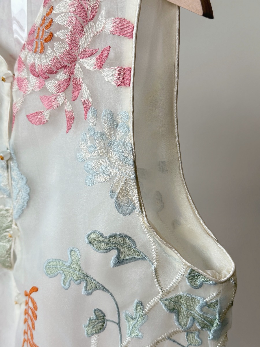 Li Ren Floral Embroided Oriental Vest