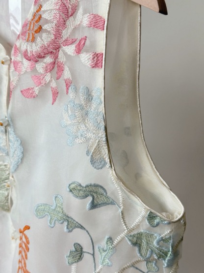 Li Ren Floral Embroided Oriental Vest