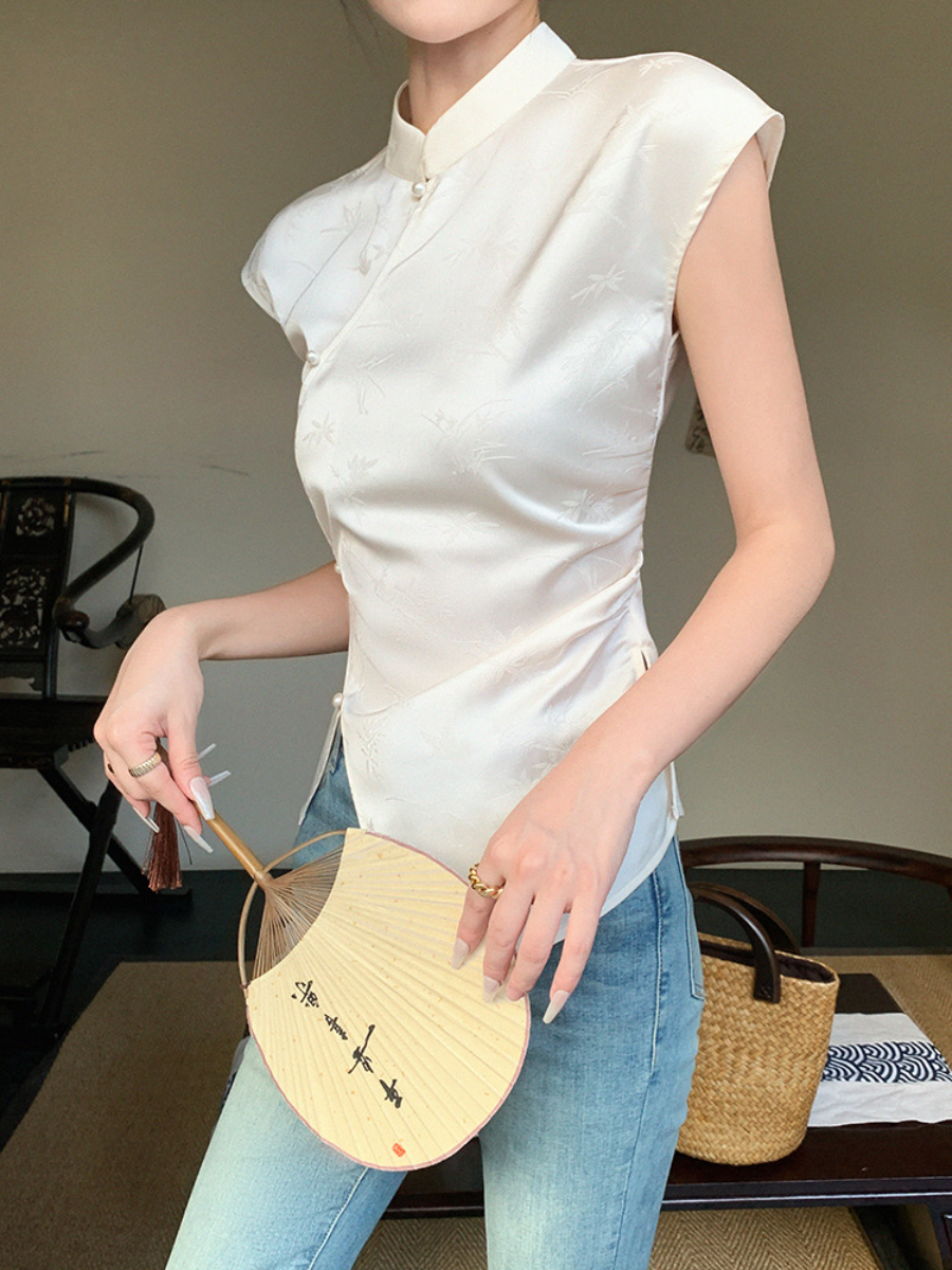 Cang Fen Asymmetric Oriental Top-The Black Bow-