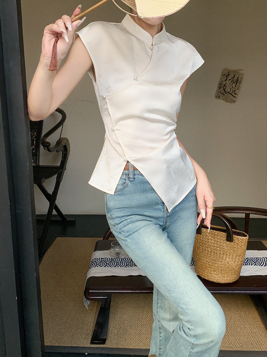 Cang Fen Asymmetric Oriental Top-The Black Bow-