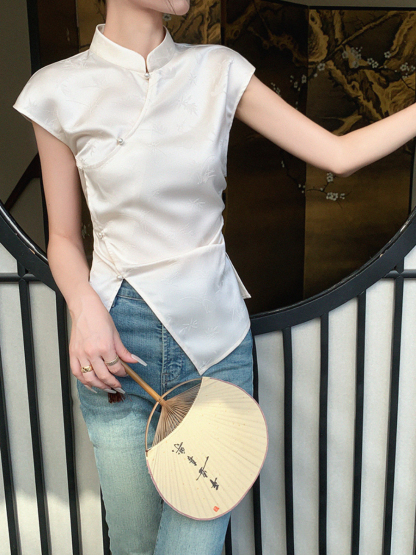 Cang Fen Asymmetric Oriental Top-The Black Bow-