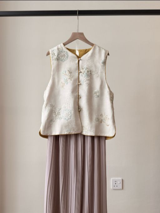 Shuang Di Two Sided Oriental Vest