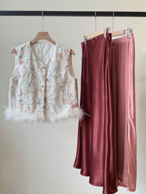Shuang Mu Feather Trip Sequin Oriental Vest