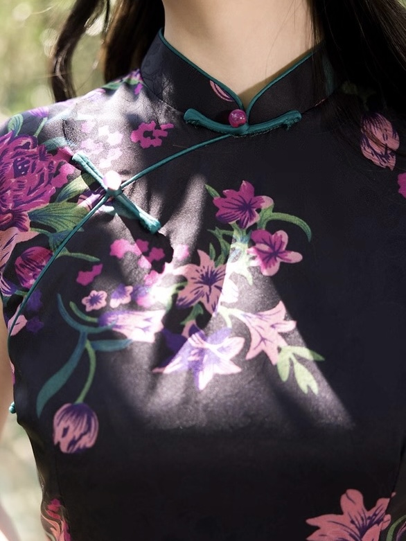 Ci Na Cap Sleeve Floral Cheongsam