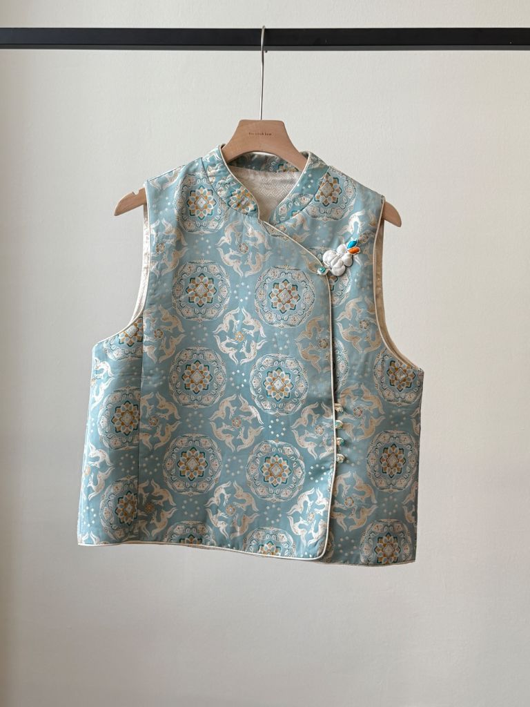 Shuang Fang Oriental Vest