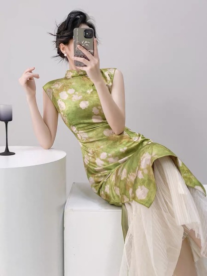 Ci Ni Cap Sleeve Floral Cheongsam