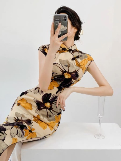 Ci Ping Floral Cheongsam