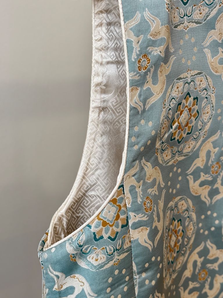 Shuang Fang Oriental Vest