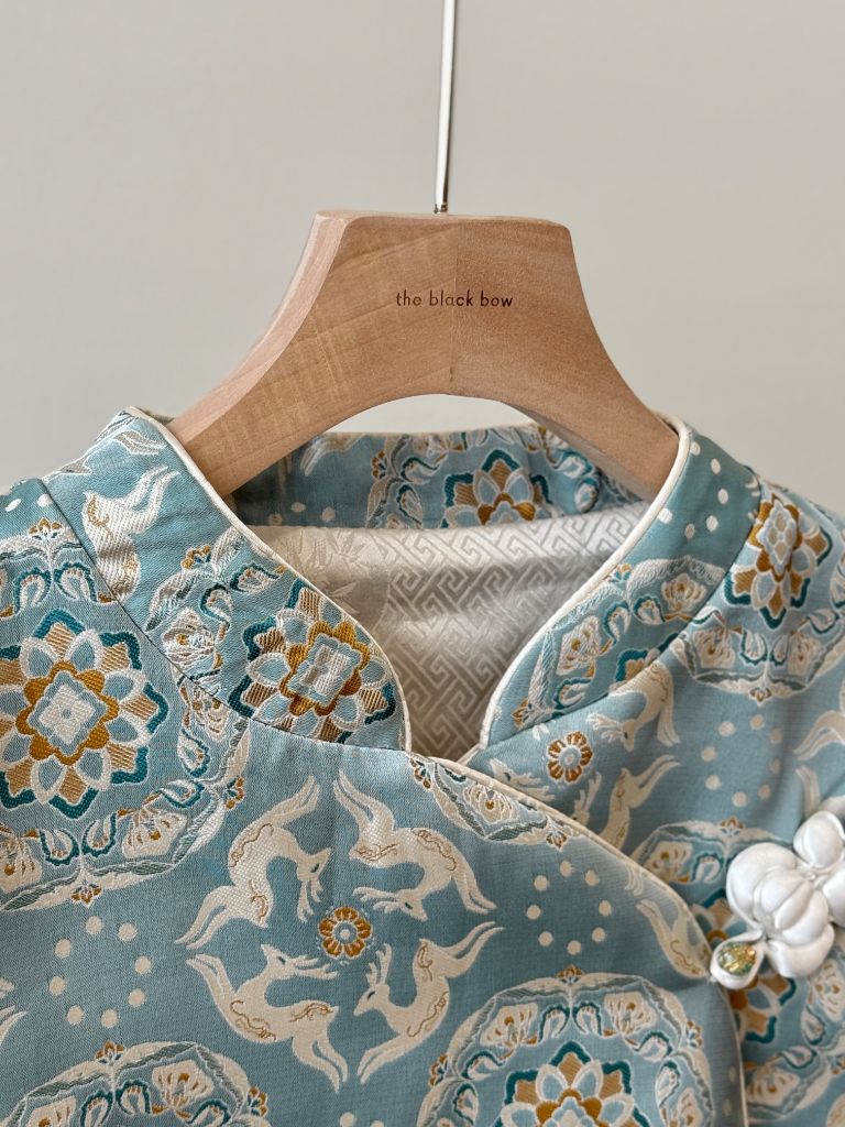 Shuang Fang Oriental Vest