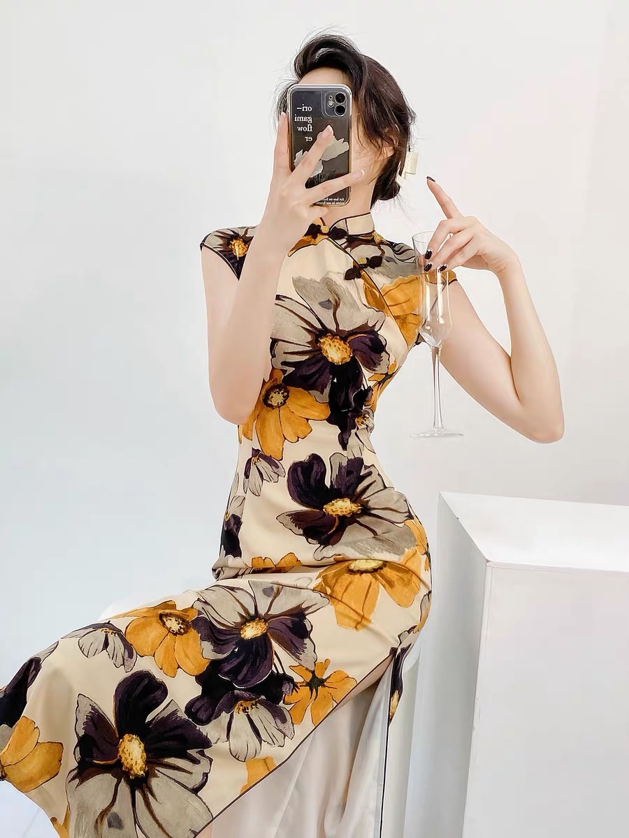 Ci Ping Floral Cheongsam