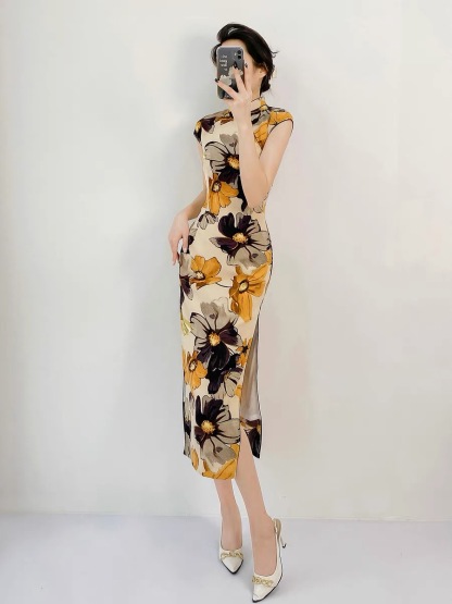 Ci Ping Floral Cheongsam