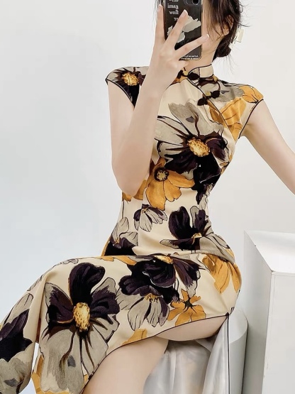 Ci Ping Floral Cheongsam