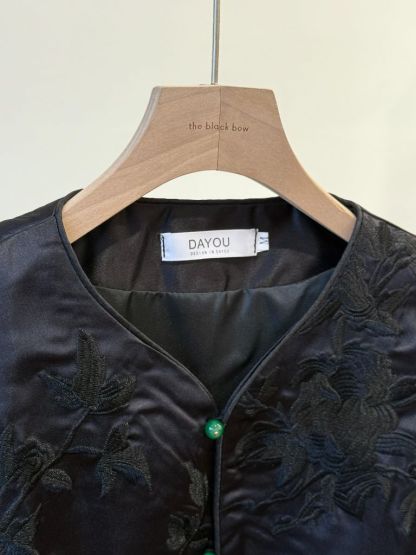 Shuang Le Oriental Vest