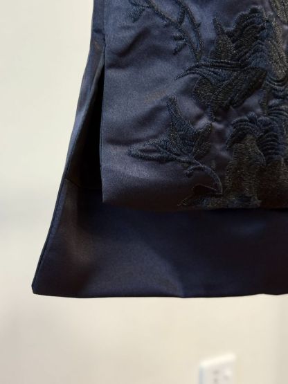 Shuang Le Oriental Vest