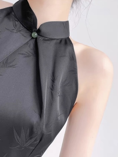 Ci Pei Halter Neck Cheongsam