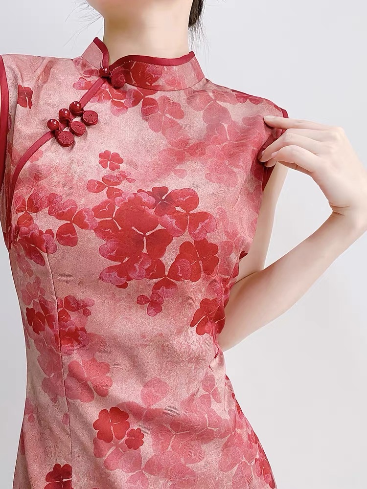 Ci Qu Sleevelss Cheongsam