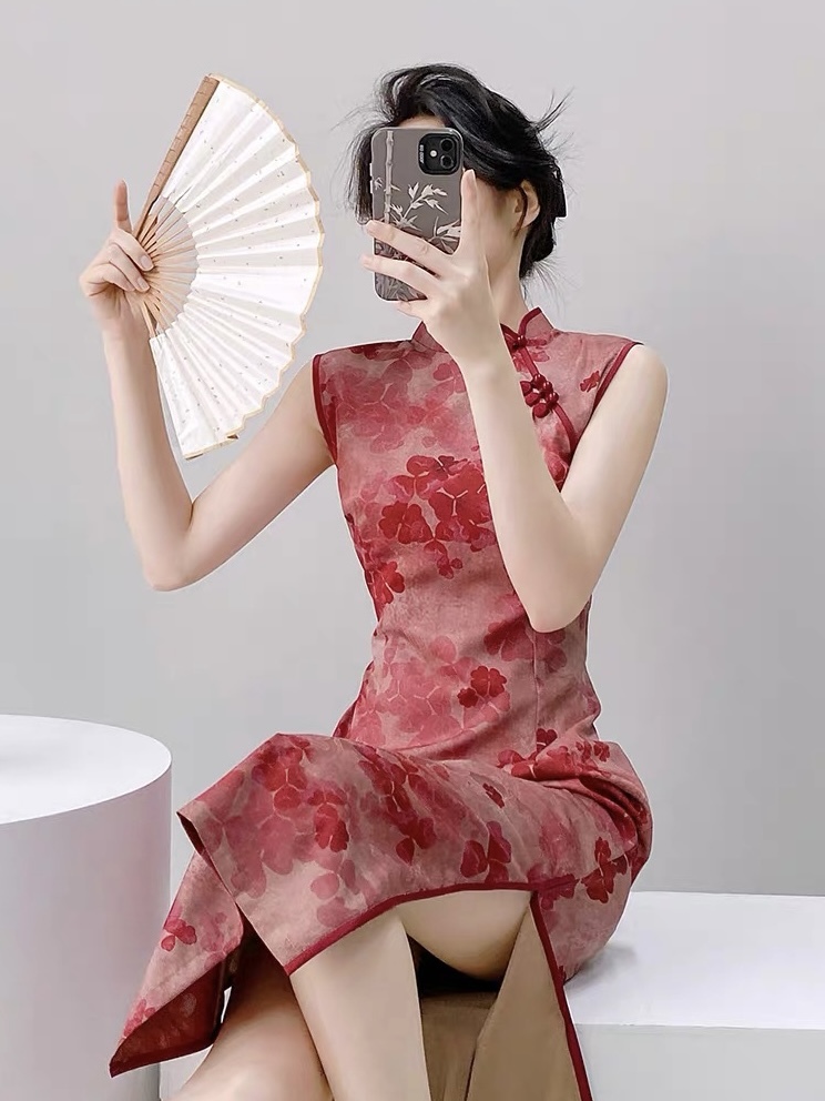 Ci Qu Sleevelss Cheongsam