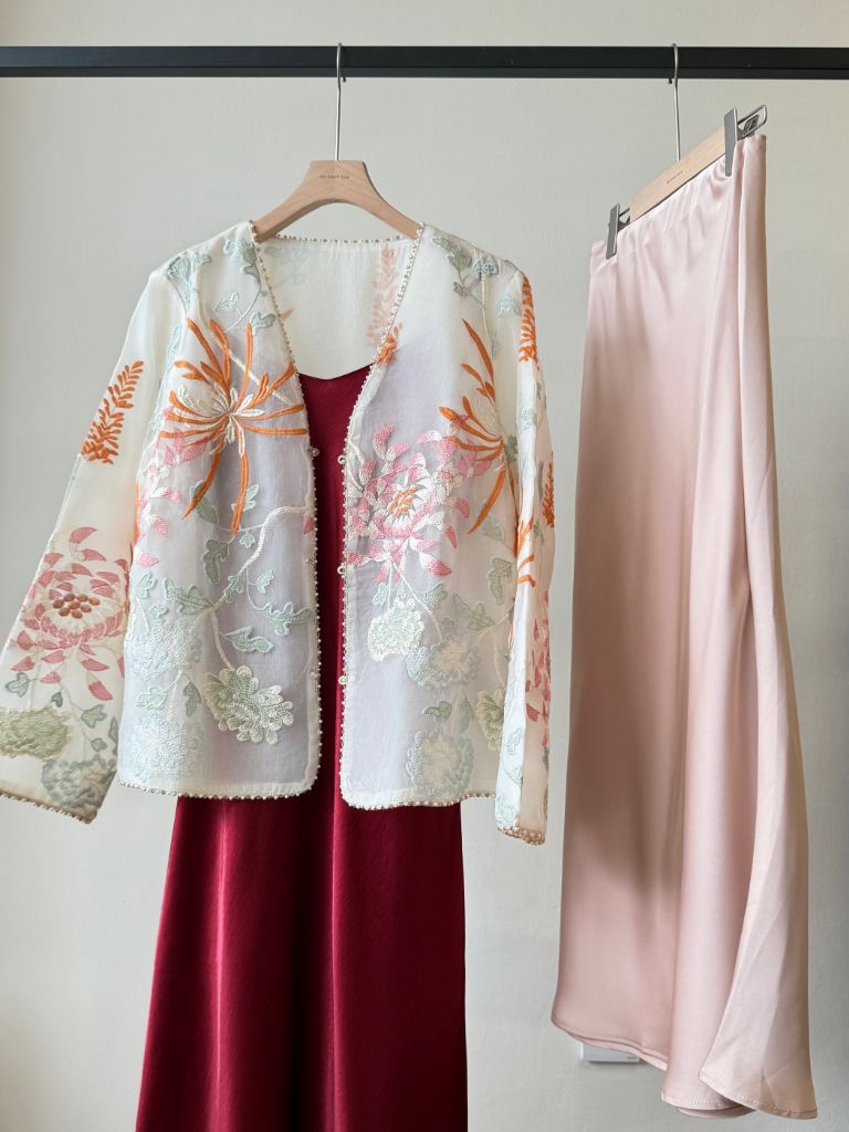 Li Ya Floral Embroided Long Sleeve Oriental Vest