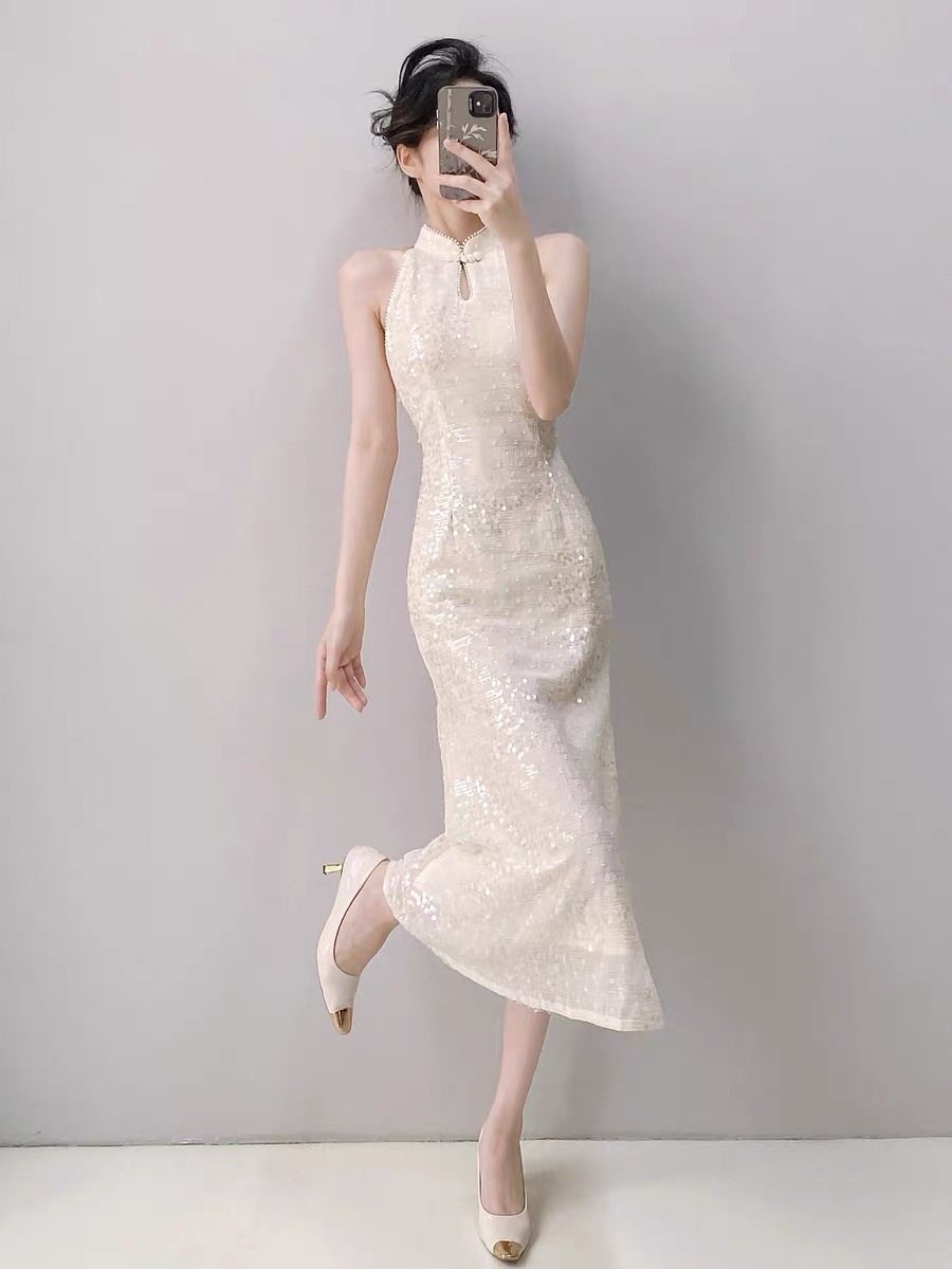 Ci Qun Halter Neck Sequin Cheongsam