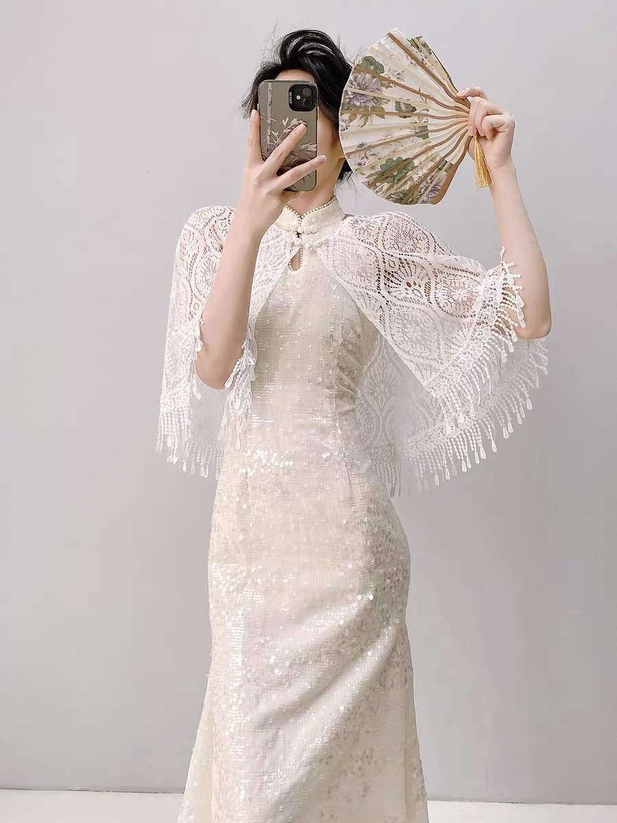 Ci Qun Halter Neck Sequin Cheongsam