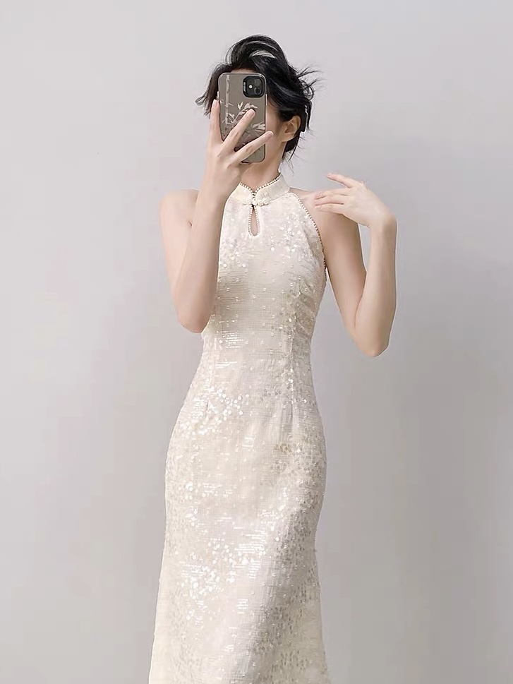 Ci Qun Halter Neck Sequin Cheongsam