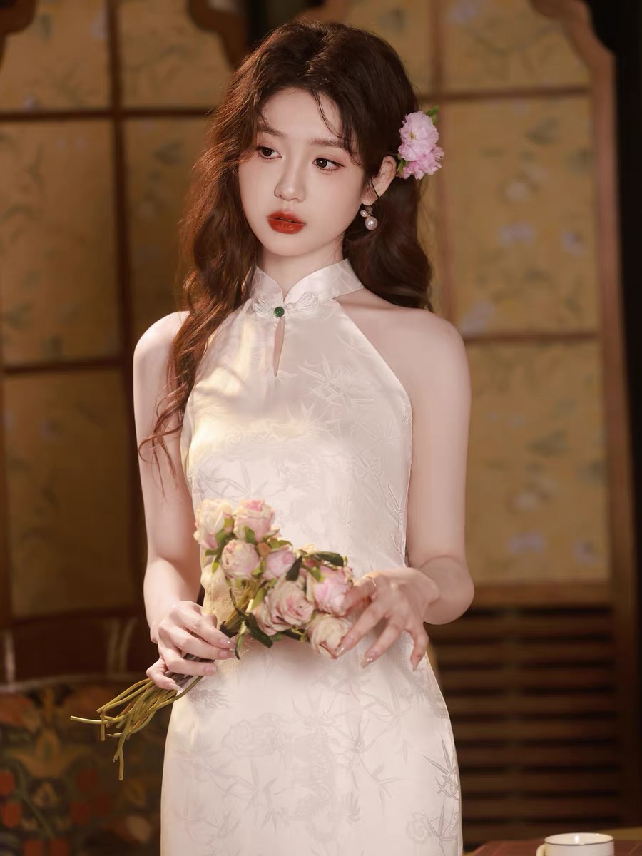 Ci Ran Halter Neck Cheongsam