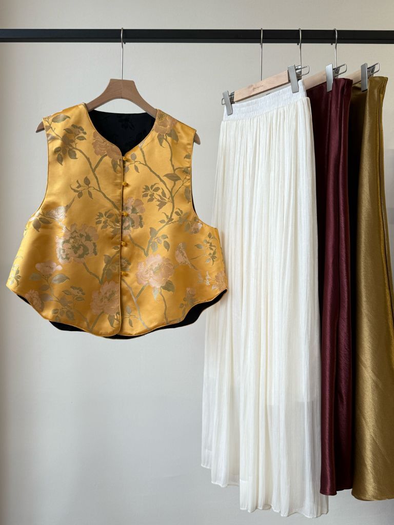 Shuang Hu Two Sided Floral Oriental Vest