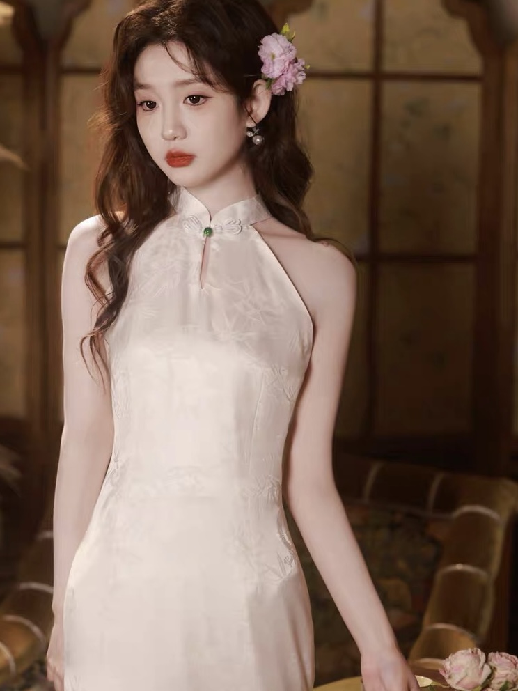 Ci Ran Halter Neck Cheongsam