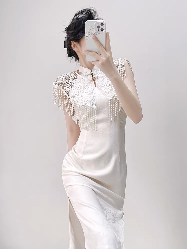 Ci Ran Halter Neck Cheongsam