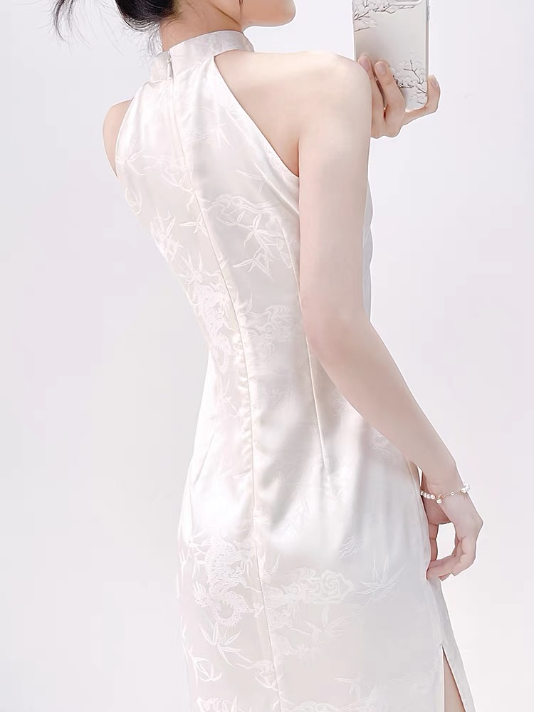 Ci Ran Halter Neck Cheongsam