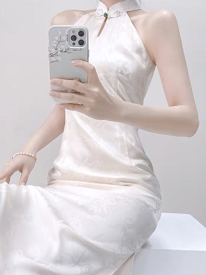 Ci Ran Halter Neck Cheongsam