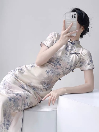 Ci Rui Floral Cheongsam