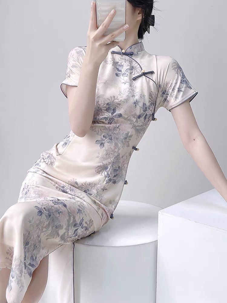 Ci Rui Floral Cheongsam
