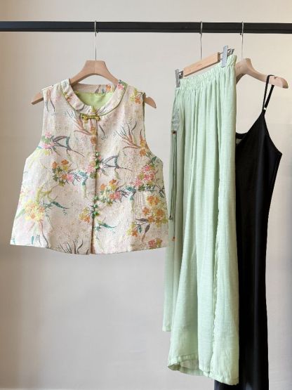 Shuang Qiu Spring Tone Oriental Vest