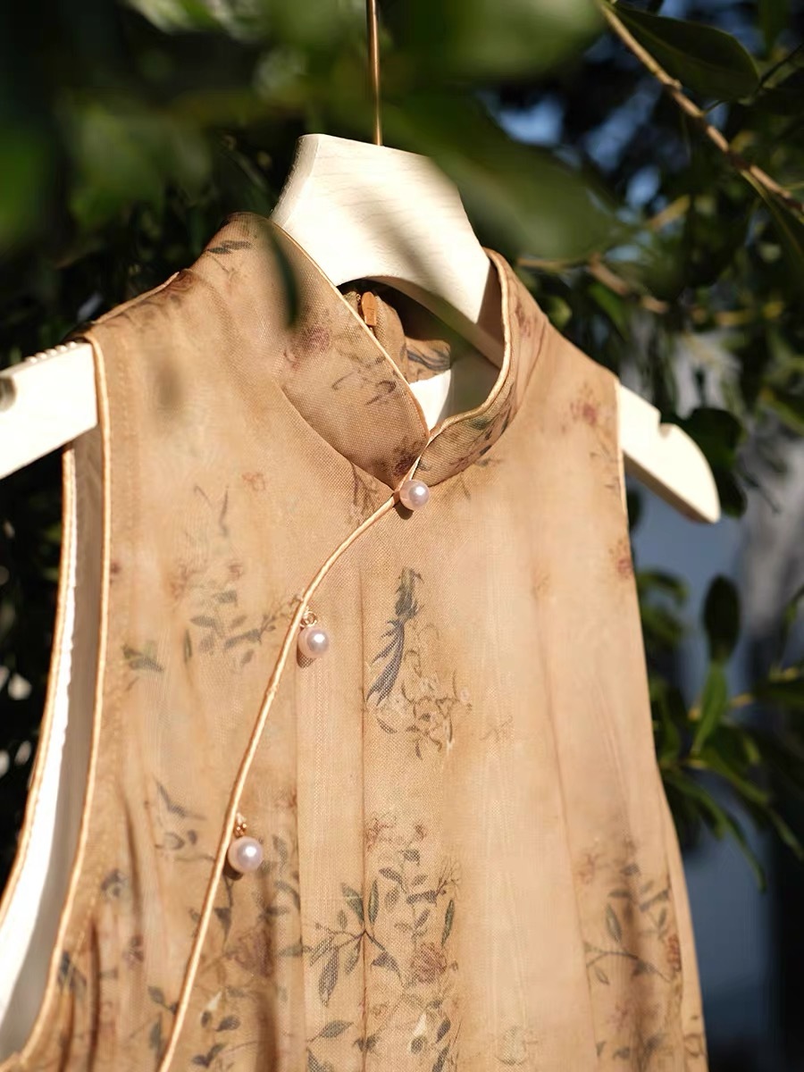 Ci Sheng Sleeveless Cheongsam