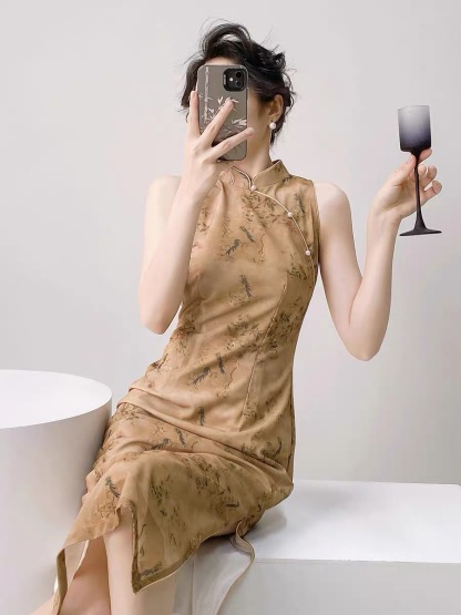 Ci Sheng Sleeveless Cheongsam