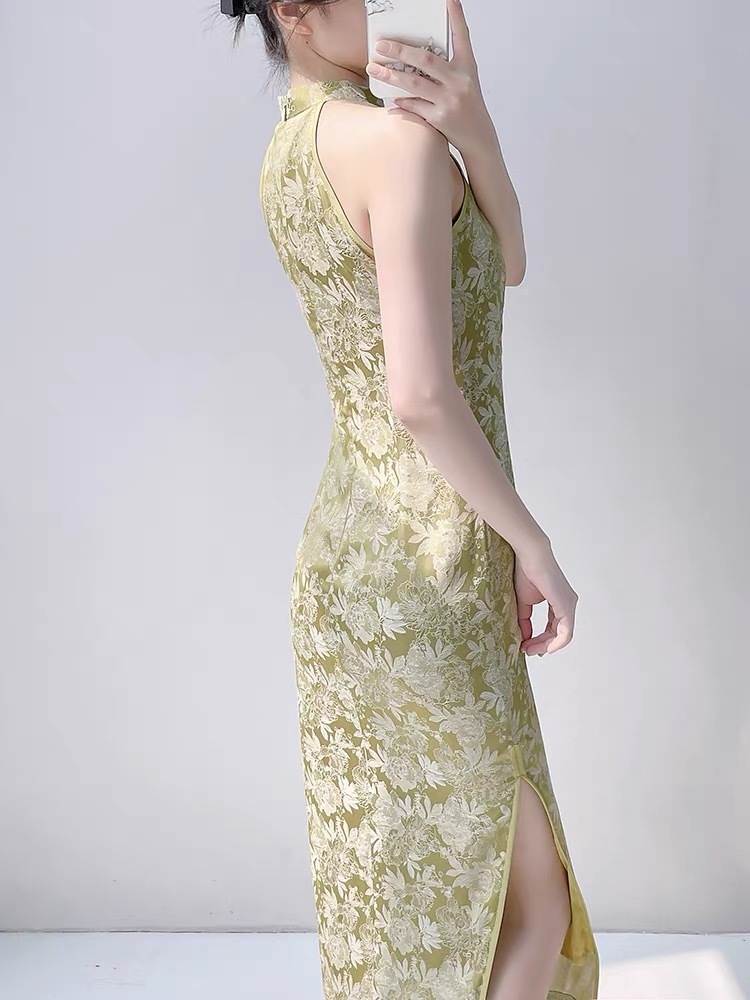 Ci Shuang Halter Neck Cheongsam