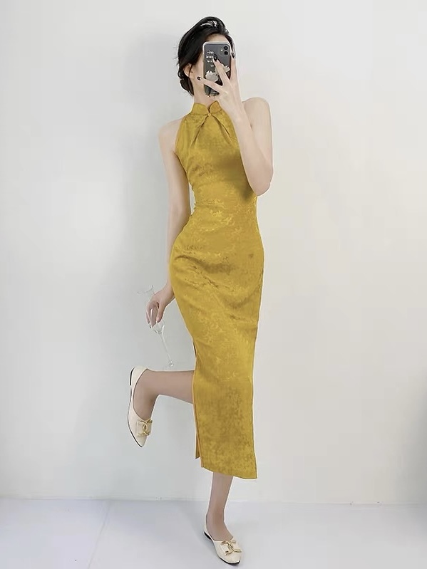 Ci Shuang Halter Neck Cheongsam