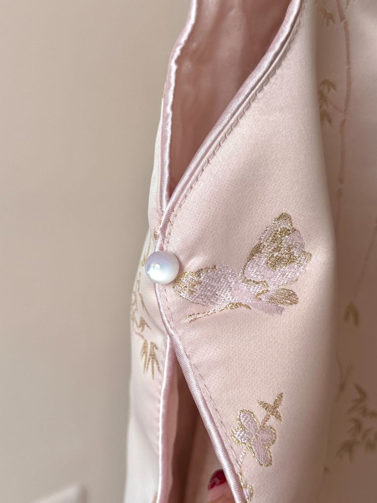 Shuang Er Oriental Vest