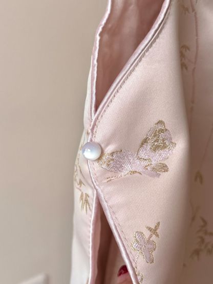 Shuang Er Oriental Vest