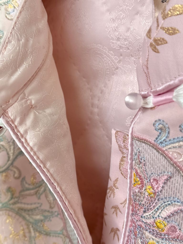 Shuang Er Oriental Vest