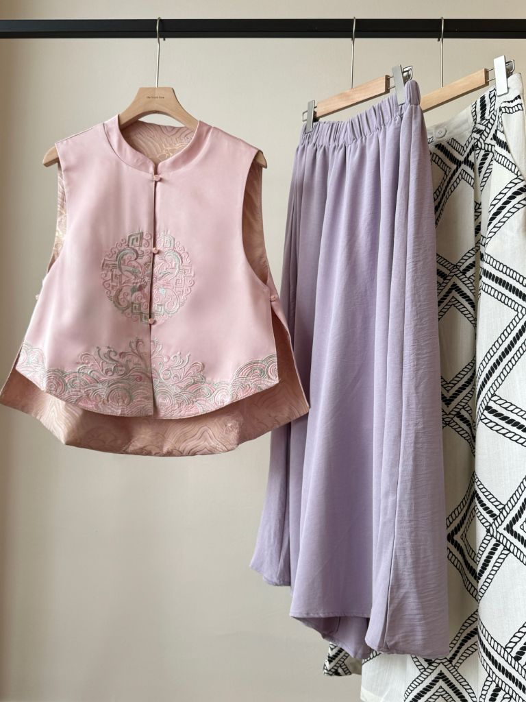 Shuang Qi Two Sided Oriental Vest