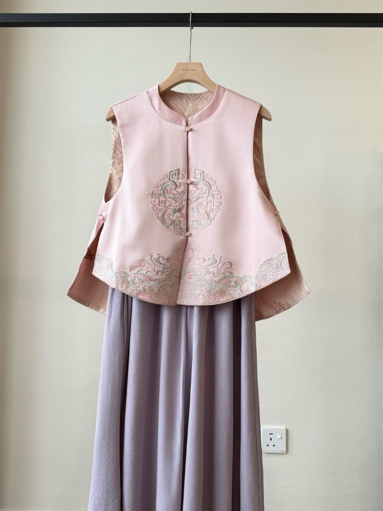 Shuang Qi Two Sided Oriental Vest