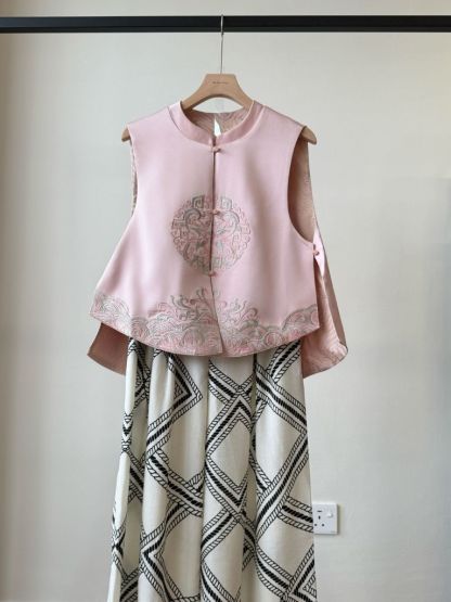 Shuang Qi Two Sided Oriental Vest