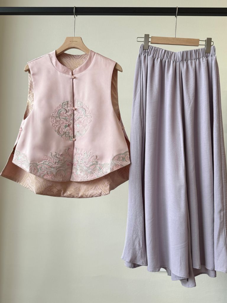 Shuang Qi Two Sided Oriental Vest