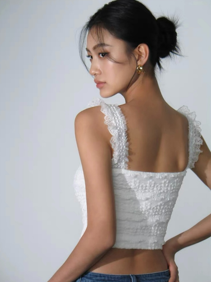 Feliciona Lace Trim Sweehear Crop Top