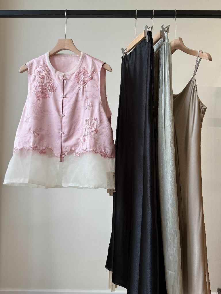 Shuang Ping Organza Paneling Oriental Vest