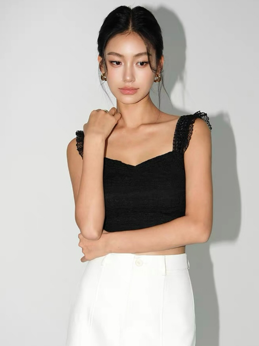 Feliciona Lace Trim Sweehear Crop Top